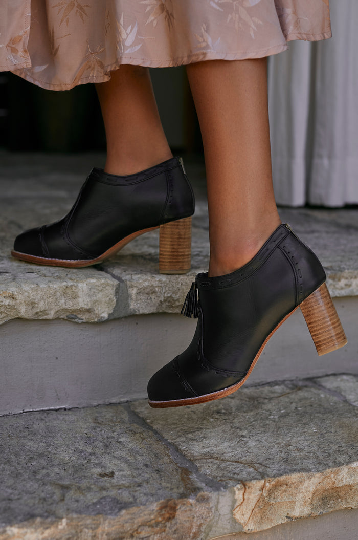 Sensational Leather Booties (Sz. 7 & 8)