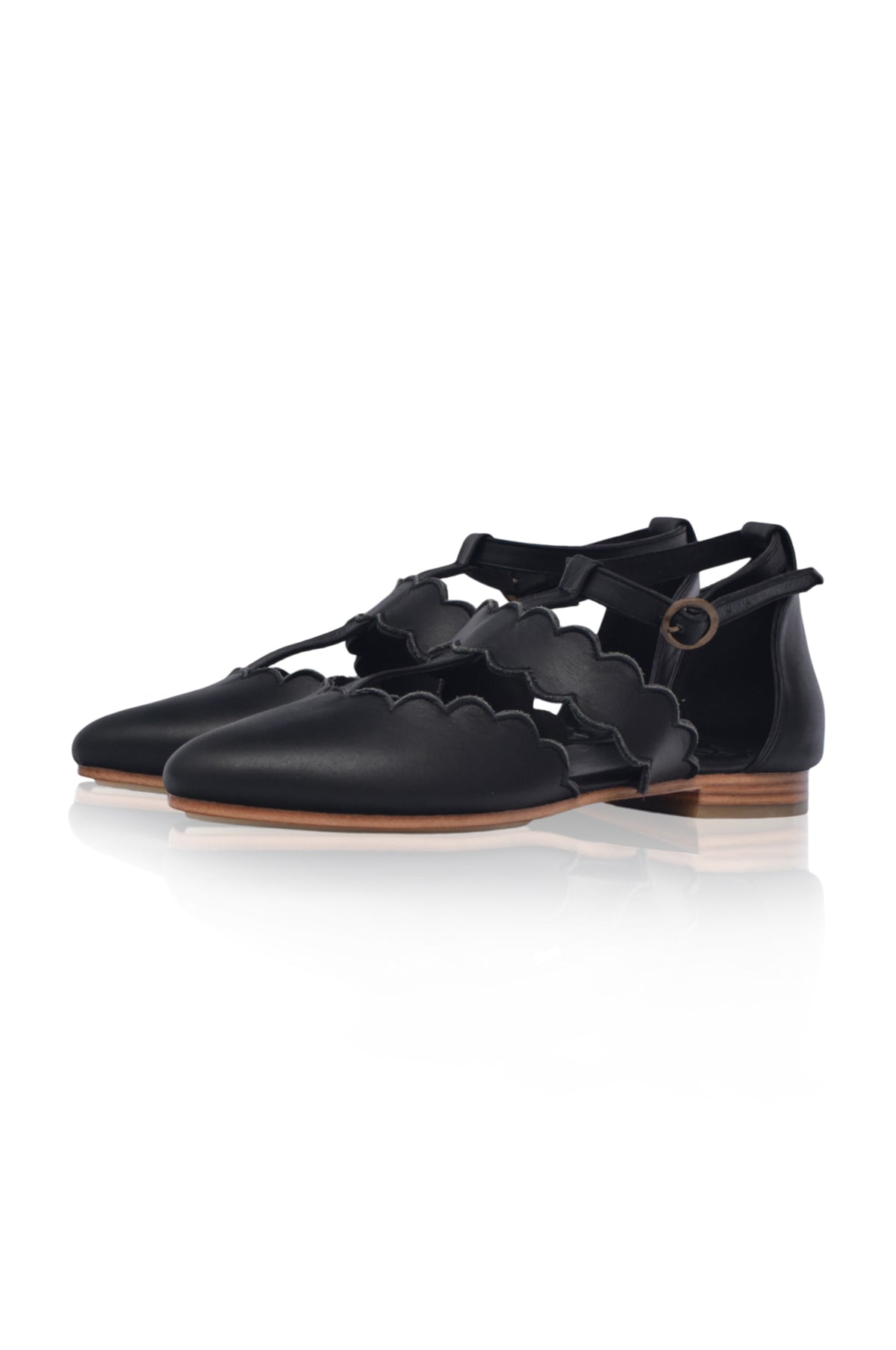 Gardenia Pointy Toe Leather Flats (Sz. 10)
