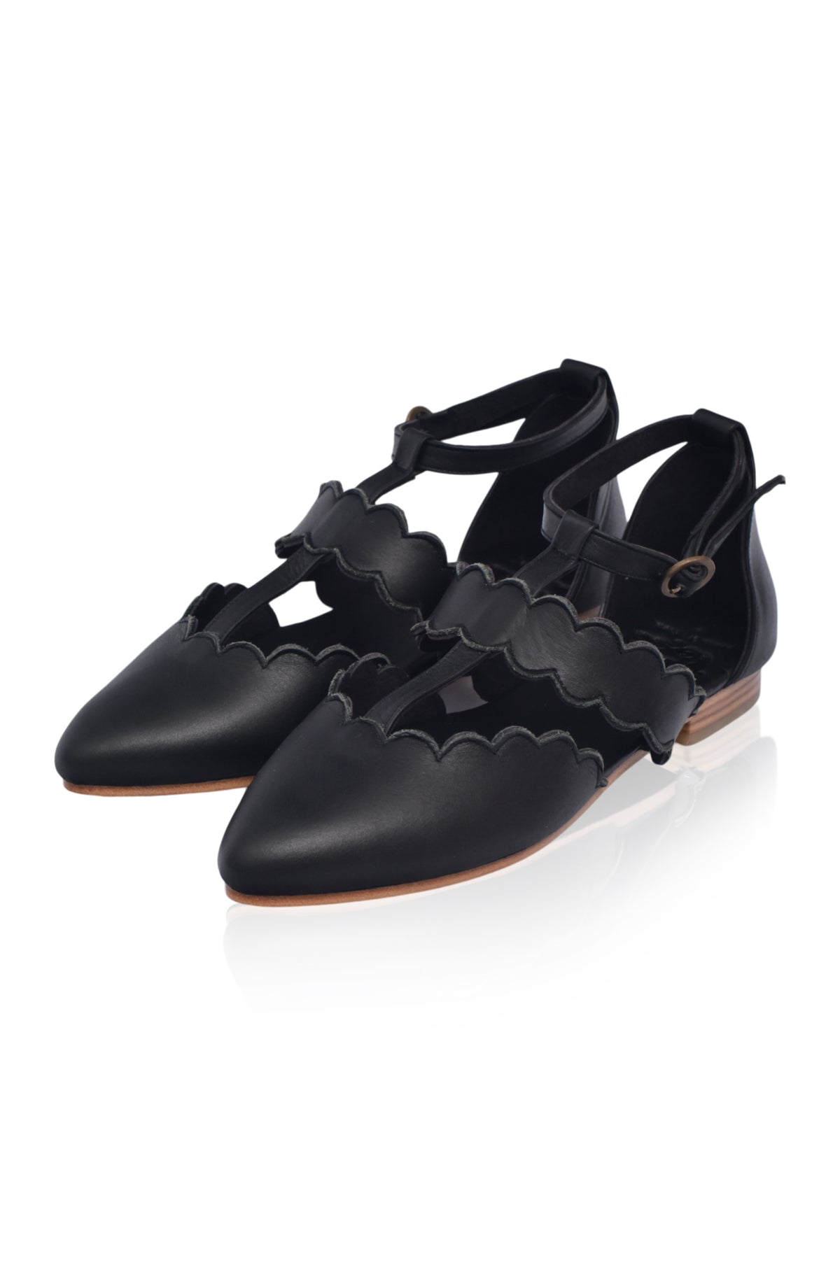 Gardenia Pointy Toe Leather Flats (Sz. 10)