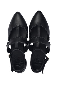 Gardenia Pointy Toe Leather Flats (Sz. 10)