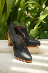 Spirit Walker Booties (Sz. 5)