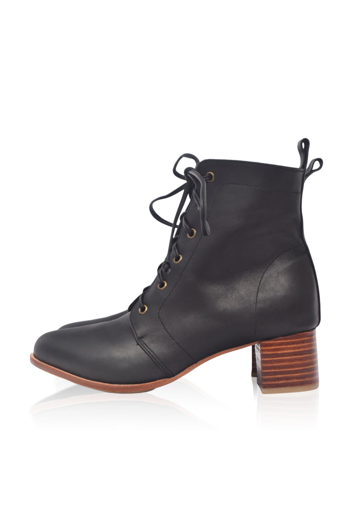 Giselle Leather Heel 5 cm Booties (Sz. 12.5)