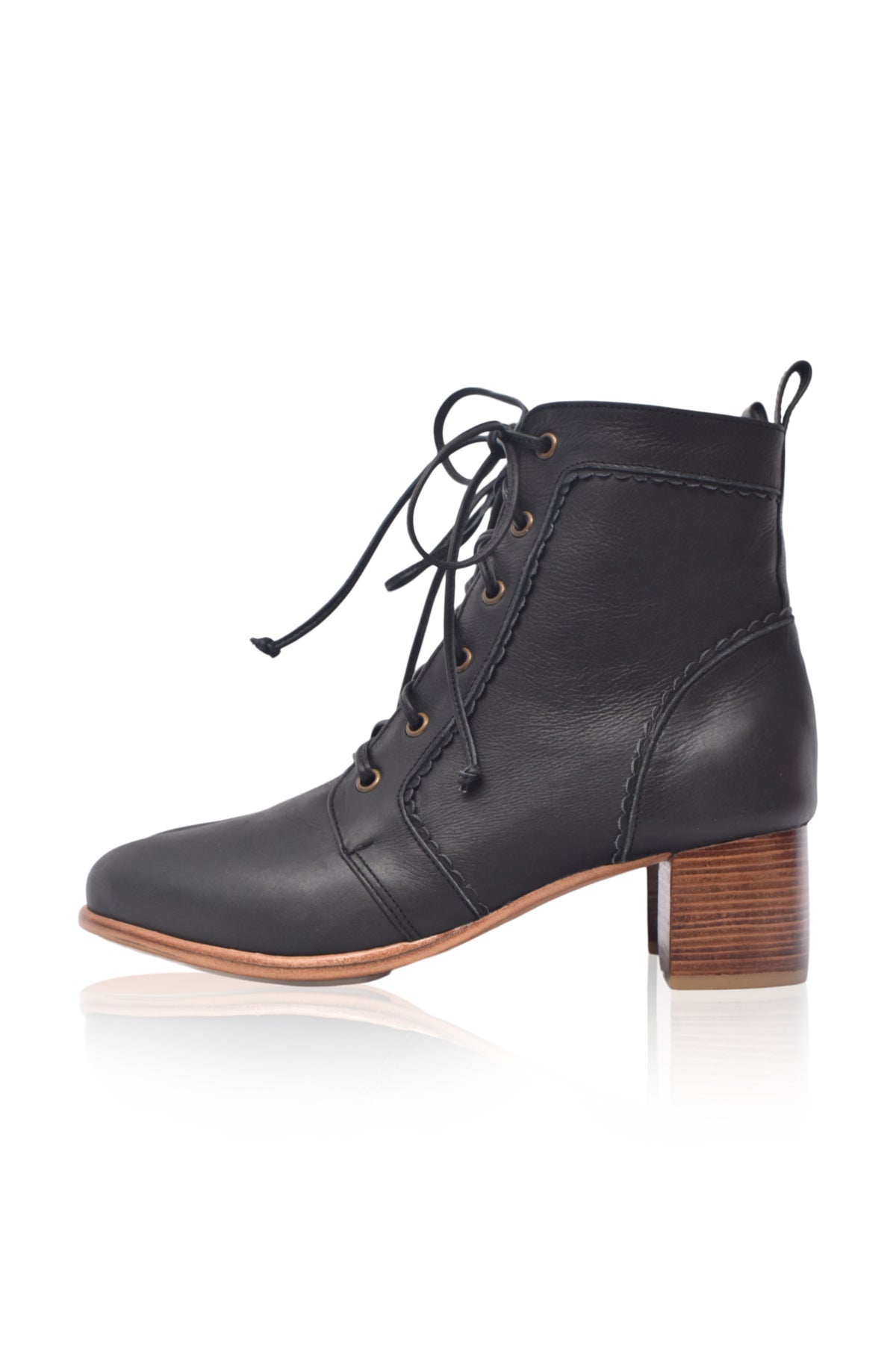 Mon Reve Leather Ankle Booties