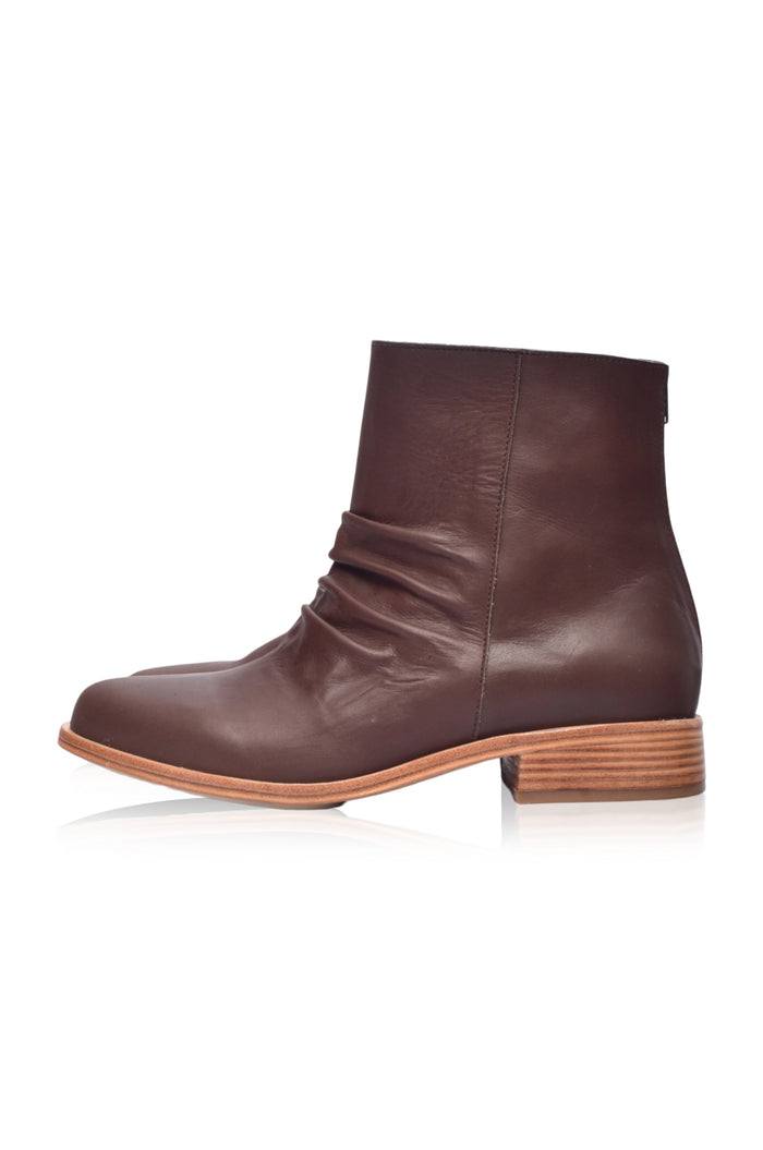 Moondream Chelsea Leather Boots (Sz. 7.5)