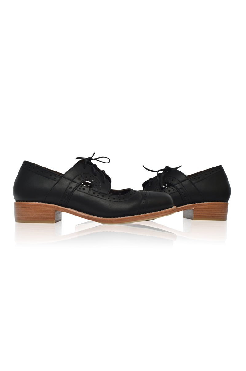 Scandinavia Leather Oxfords (Sz. 4 & 5)