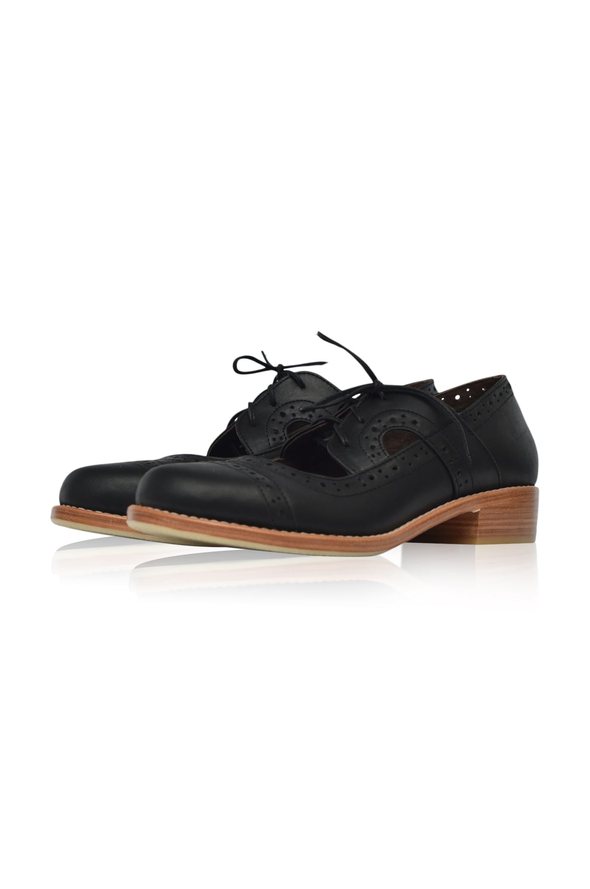 Scandinavia Leather Oxfords (Sz. 4 & 5)