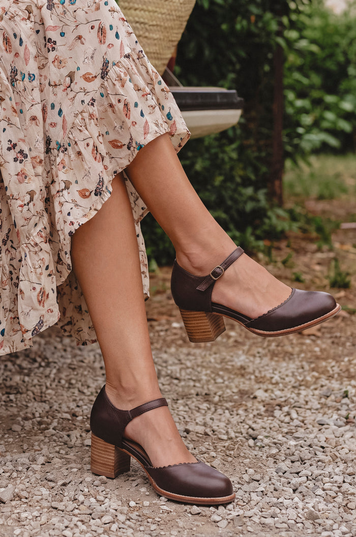 Toledo Scalloped D’Orsay Leather Heels