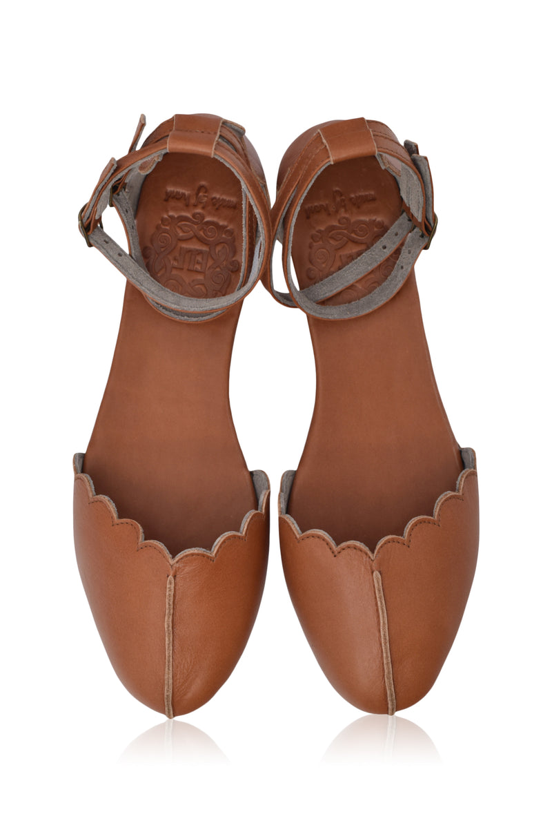 Venus Leather Flats (Sz. 7)