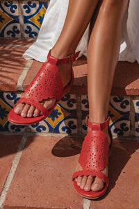 Al Fresco Cut-Out Leather Sandals