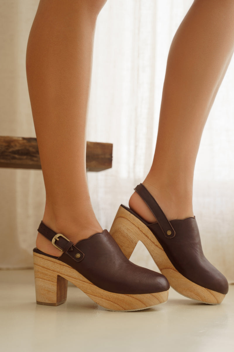 Sierra Leather Clogs